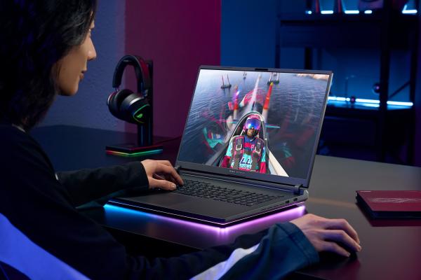 ASUS Notebook ROG Strix G18 (G815JHR-S8029W) RTX5050